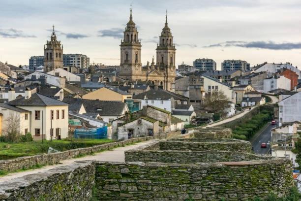 Apartamento Dentro De Muralla Y Parking Gratuito En Pleno Centro Lugo Zewnętrze zdjęcie